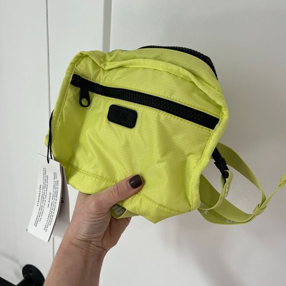 NEW Ugg Janey II Ripstop Green Crossbody Mini Bag - Picture 3 of 7